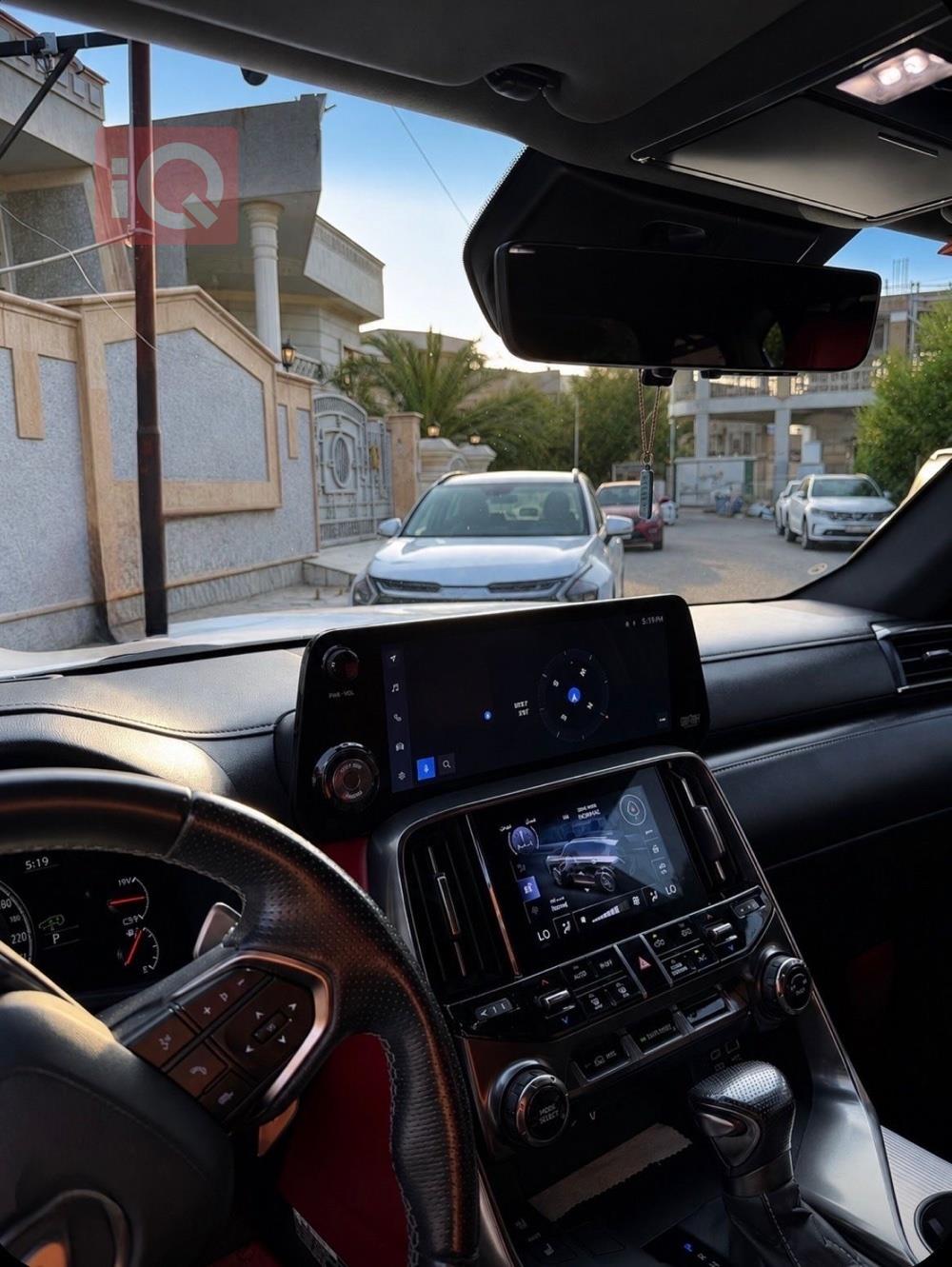 Lexus LX